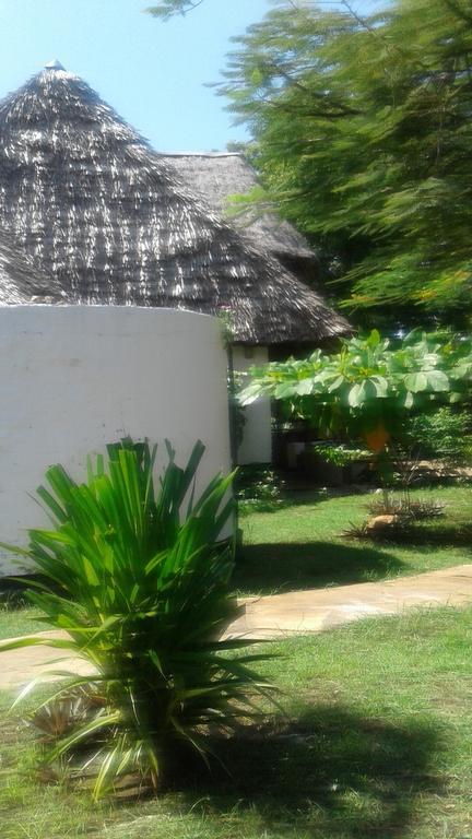 Diani Banda Cottages Diani Beach Buitenkant foto