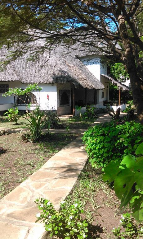 Diani Banda Cottages Diani Beach Buitenkant foto